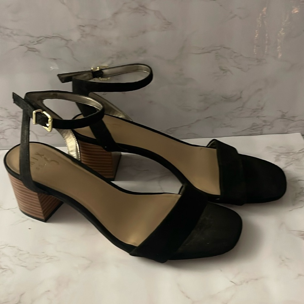 Mini heel sandal (black)